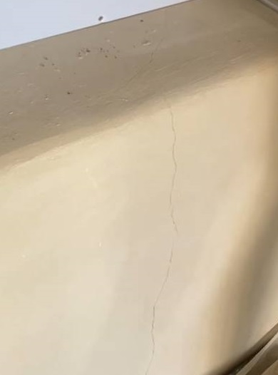 آیا میکروسمنت ترک می‌خورد؟